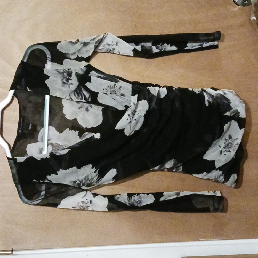 Delicate ladies top, Medium, black w flowers, see thru sleeves, cinches on side